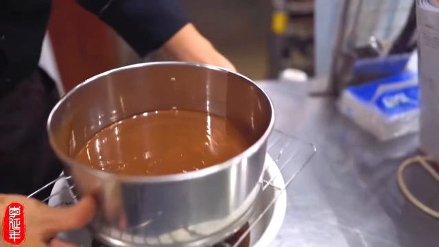 Процесс изготовления шоколада вручную мирового класса, в 10 раз дороже, чем у Dove