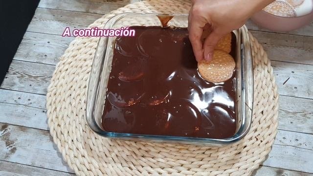 La famosa tarta de 2 CHOCOLATES !!Se prepara en 5 minutosSolo 4 ingredientes Es un purro vicio?