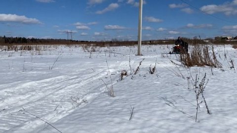 Прыжки на снегоходах BRP