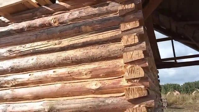 Фронтон для бани из профнастила. Монтаж козырька..mp4