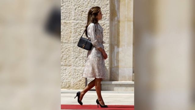 HOW QUEEN RANIA of JORDAN'S??STYLE EVOLVED OVER THEYEARS#royal#fashion #style#queenrania#beautiful