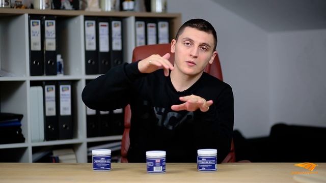 Va prezentam Vaselina C.M.S. Petroleum Jelly 225g WWW.TATUAT.RO