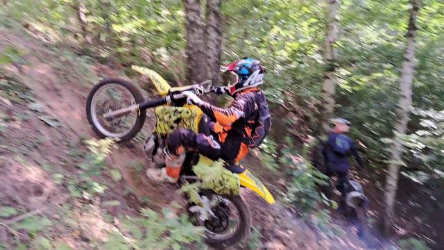 Возращение бабки в эндуро. Чемпион уже не тот))