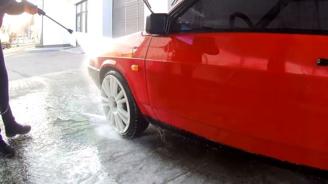 Моем ЭКСКЛЮЗИВНЫЙ ВАЗ 2108 на мойке самообслуживания | РЕДКИЕ ДИСКИ R18 на НИЗКОМ ПРОФИЛЕ