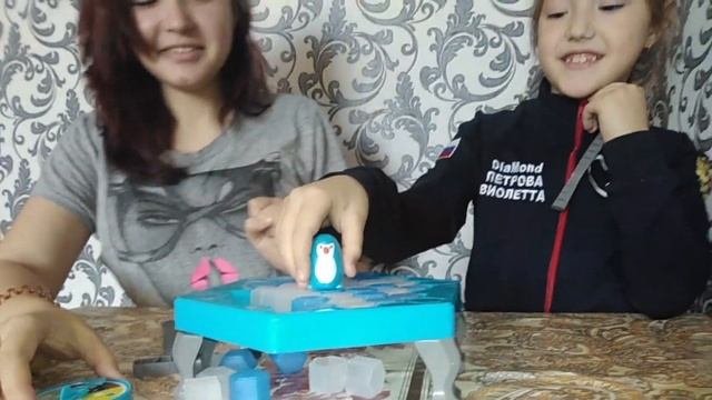 КТО УРОНИЛ ПИНГВИНА? ?CHALLENGE игра.  Скейч для детей
