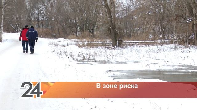 Река в селе Тихоновка вышла из берегов: жители беспокоятся что вода дойдет до домов