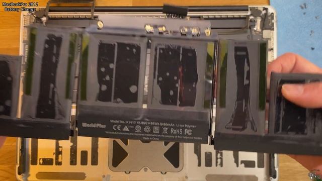 10年前のMacBookProのバッテリー交換と内部清掃（MacBookPro Mid2012 Retina Display 15.4inch Battery change & cleaning）