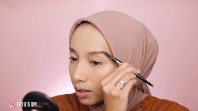 DAILY MAKEUP (UPDATED) PAKAI PRODUK-PRODUK FAVORITE AKU!!! || FATHI NRM