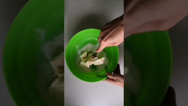 пирог с вишней и черникой