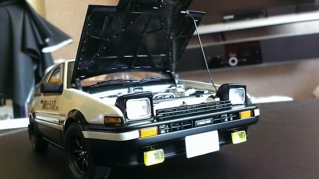AUTOart TOYOTA AE86 SPRINTER TRUENO INITIAL D "PROJECT D Ver"