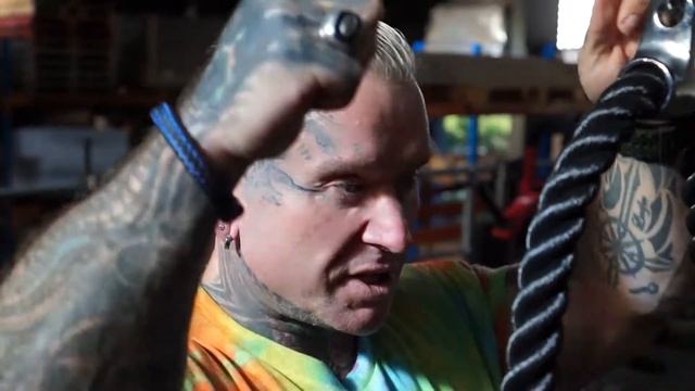 HOW TO: Lat Pulldowns with Triceps Rope - LEE PRIEST