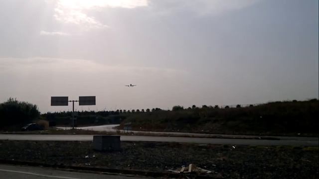 Wind Jet A320-200 windy landing at Catania Fontanarossa airport (LICC)