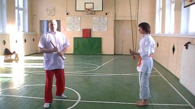 Техника защиты короткой палкой