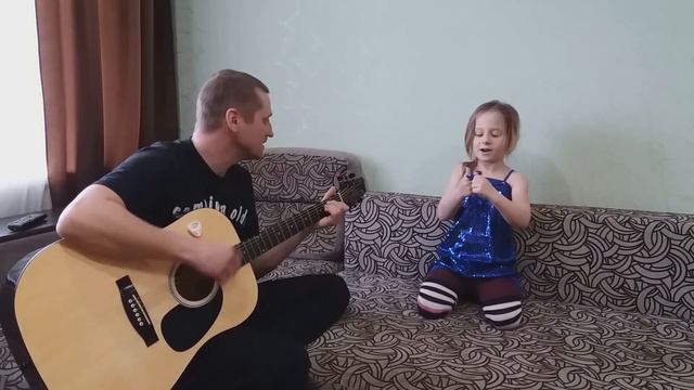 ЦОЙ ЖИВ!!!.5-ти летняя поклонница В.Цоя исполняет песню