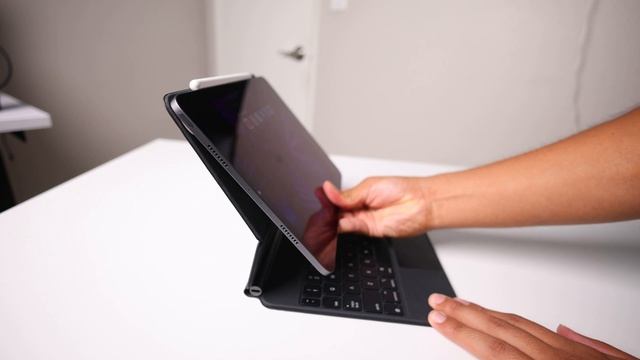 Apple Magic Keyboard For IPad Pro 2023 Review