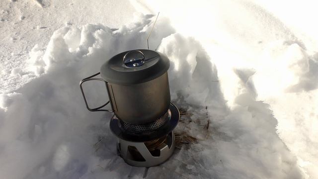 Тест спиртовки типа TRANGIA зимой в походе в горах
