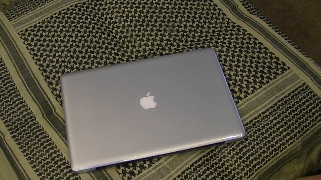 MacBook Pro Quad-Core i7, SSD, 8 Gigs 2011 Unboxing!