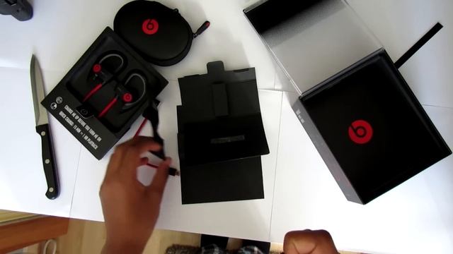 Beats by Dr. Dre Powerbeats 2 Wireless Unboxing