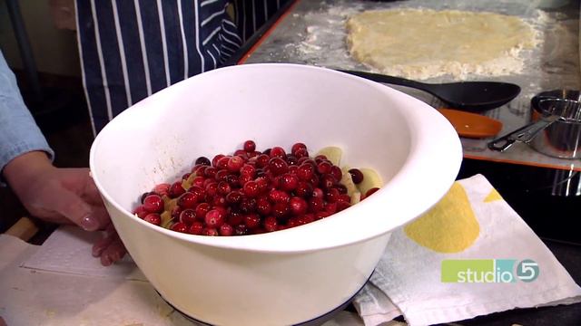 Fresh Apple Cranberry Pie