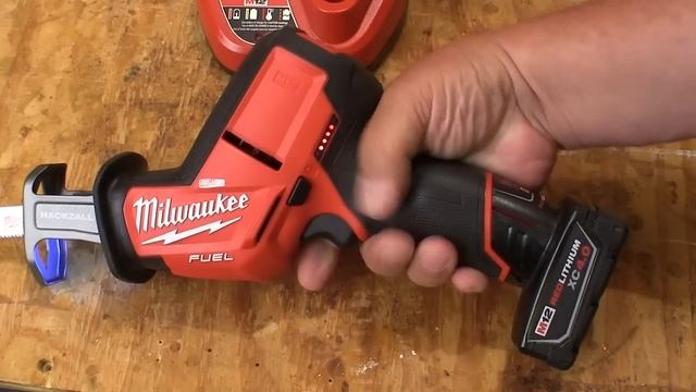 Milwaukee M12 FUEL™ HACKZALL® Reciprocating Saw Kit