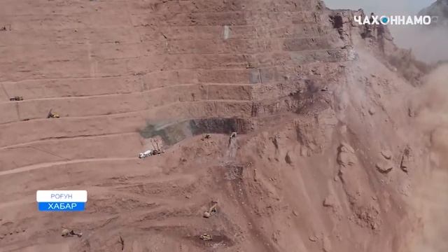 Эмомали Рахмон ознакомился с ходом работ на шахте №17 гидроэлектростанции «Рогун»