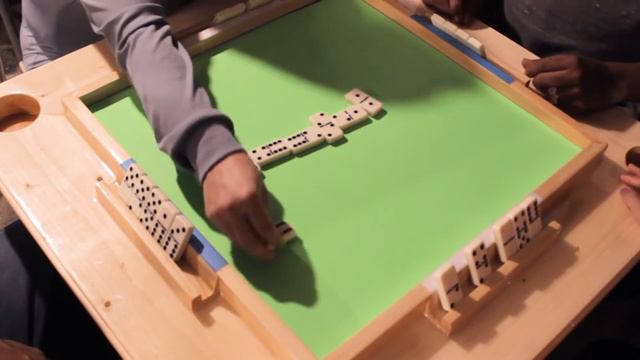 Playing dominican dominoes | Video Oficial | Dir El Capriko how to play DOMINO 25