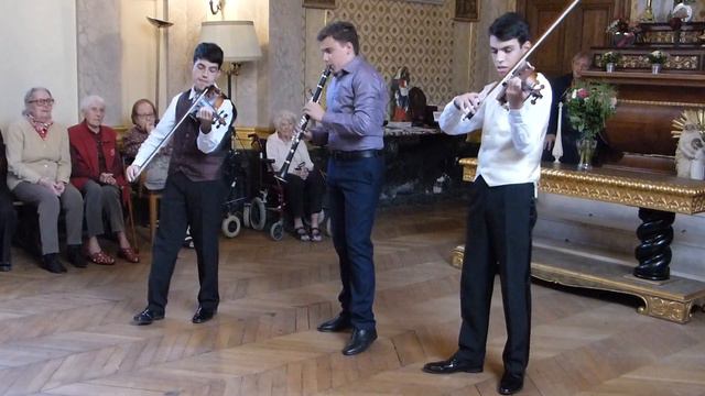 Komitas "Chinares" by Krishchyan Aram. Perf. Krishchyan Aram, Krishchyan Artur and Khorozyan Eduard