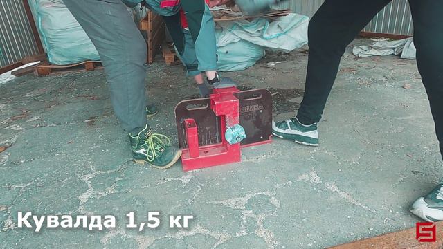Испытываем гайки для опалубки на прочность: бьём молотком и кувалдами | краштест