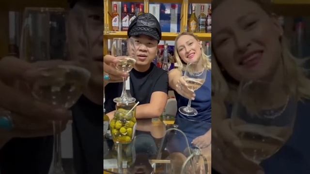 Китаец Лёша пьёт с Женей. Наливай. Поехали.