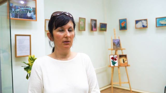 В музее Волжска открылась выставка "Отражение весны" людей с ментальной инвалидностью