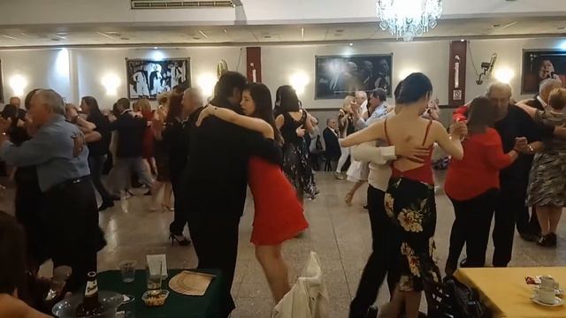 Буэнос Айрес. Milonga La Baldosa. Salon el Pial. Вальс 2