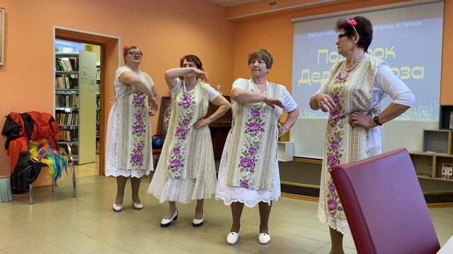 Танец "Сланцевские бабушки".MOV