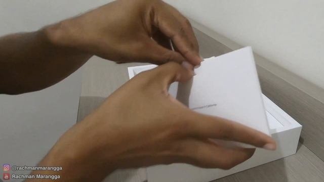 UNBOXING MACBOOK PRO M1 SPACE GREY 13 INCH & PERBANDINGAN DENGAN MACBOOK 2015