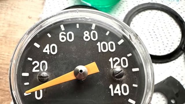 Подарил отцу на день рождения мотоцикл Минск его молодости.