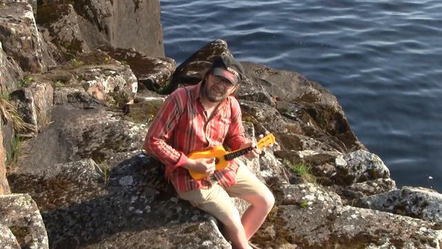 Валаамский мох, Турист. The Valaam Moss Project, Stuck in the rocks.