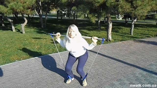 Резиновый эспандер для Скандинавской ходьбы: 9 упражнений