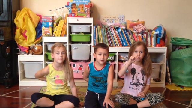 Finger  Family Finger Play Song for kids - песенка-пальчиковая игра Семейка пальцев