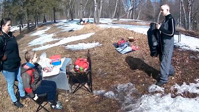 Первая вылазка. Испытание экшн-камеры Digma DiCam 300. Снег, сосиски, шашлыки!