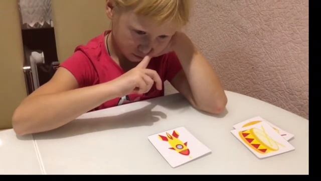 Игра с похожими картинками. Развитие памяти
