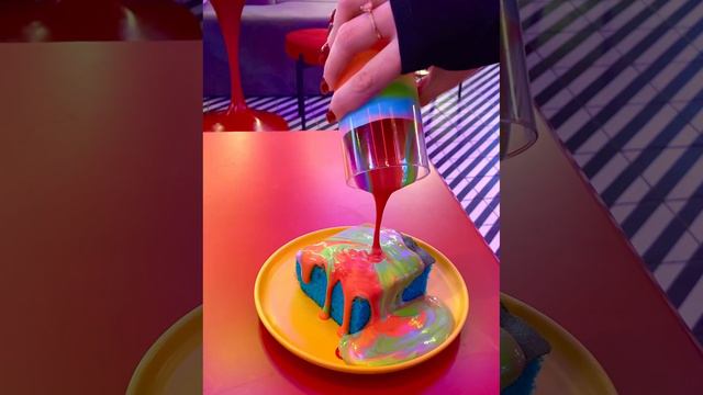 ТРЦ Галерея пробуем десерт губку в k-pop кафе Jisco