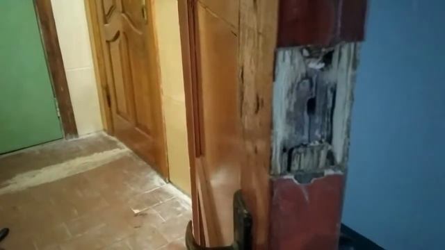 Установка накладного замка.
