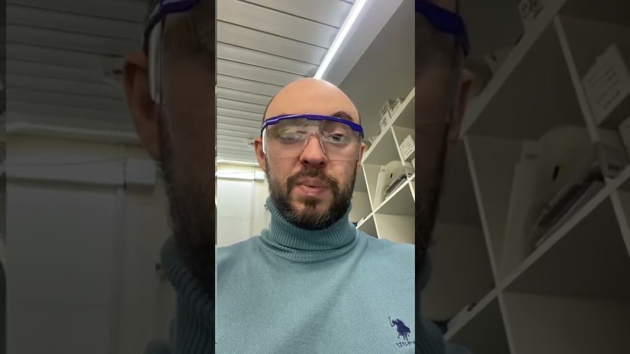 Как правильно снимать заднюю крышку на телефоне.