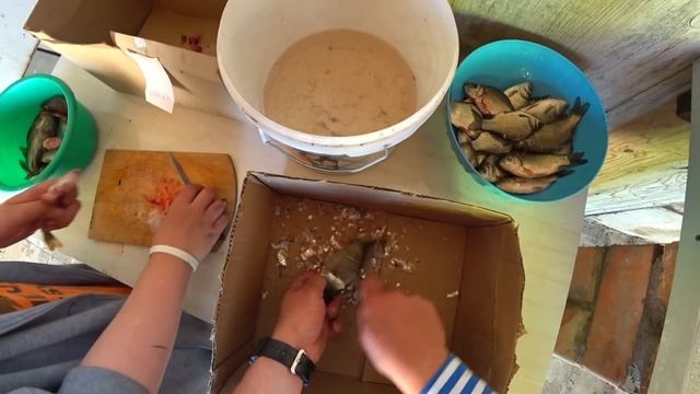 Первые майские карасики на поплавочку. Карасики в сметане по дачному по Сибирски !!!!