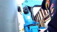 ДПС не поняла, что спецтехника стоит на пешеходной дороге