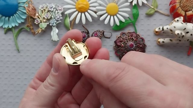 309. Распаковка большого лота с эмалевыми винтажными украшениями. Шкатулка Джоан Риверс.