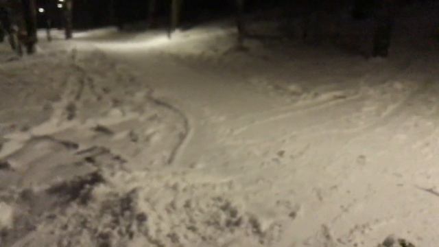 ПРОБРАЛИСЬ В ЗАКРЫТЫЙ СКЕЙТ-ПАРК НА СНЕЖНОМ САМОКАТЕ
