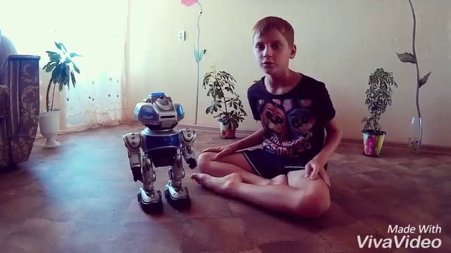 Новинка!!!!  Робот с голосовым управлением!!!