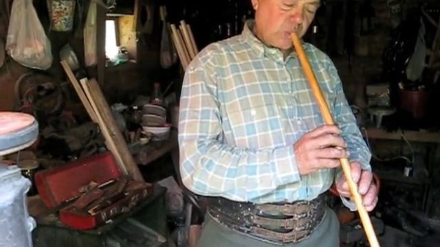 Mykhailo Tafiychuk makes and plays a Hutsul Floyara