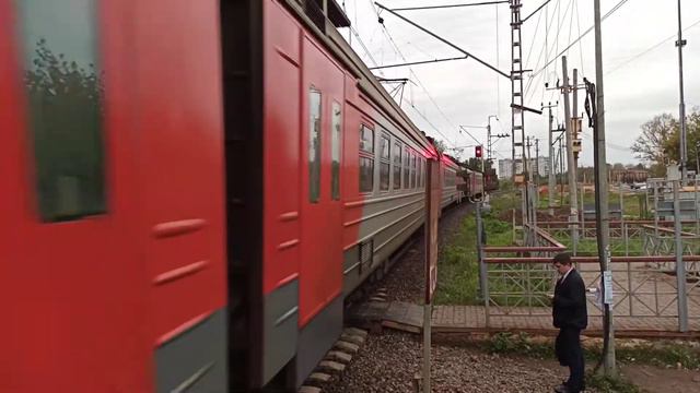 Отправление электрички в сторону Дмитрова