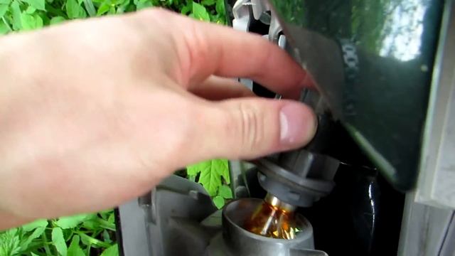 How to replace signal (indicator) light lightbulb. Mazda 323f signal light replacement.